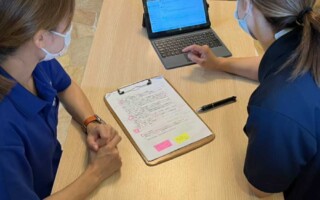 株式会社BISCUSS訪問鍼灸按摩マッサージスタッフ