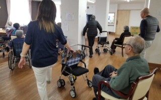 株式会社BISCUSS訪問鍼灸按摩マッサージスタッフ